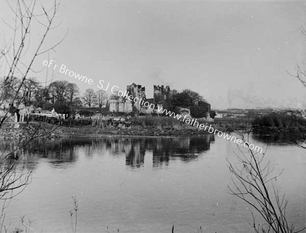 CARRICK CASTLE WHERE DERMOD O'HURLEY WAS CAPTURED 1592 FROM S.SIDE RIVER